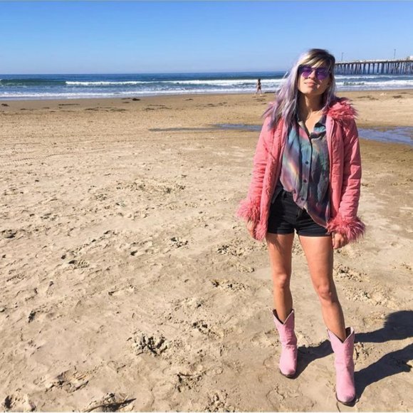 Meet your Posher, Hillary - Picture 7 of 8